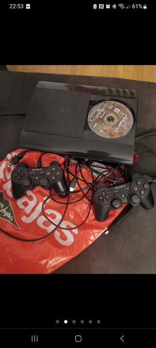  Play Station 3 con muchos juegos y mandos