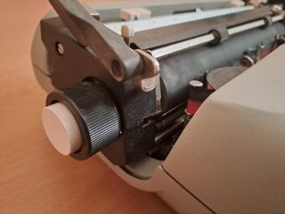 Maquina de escribir Olivetti