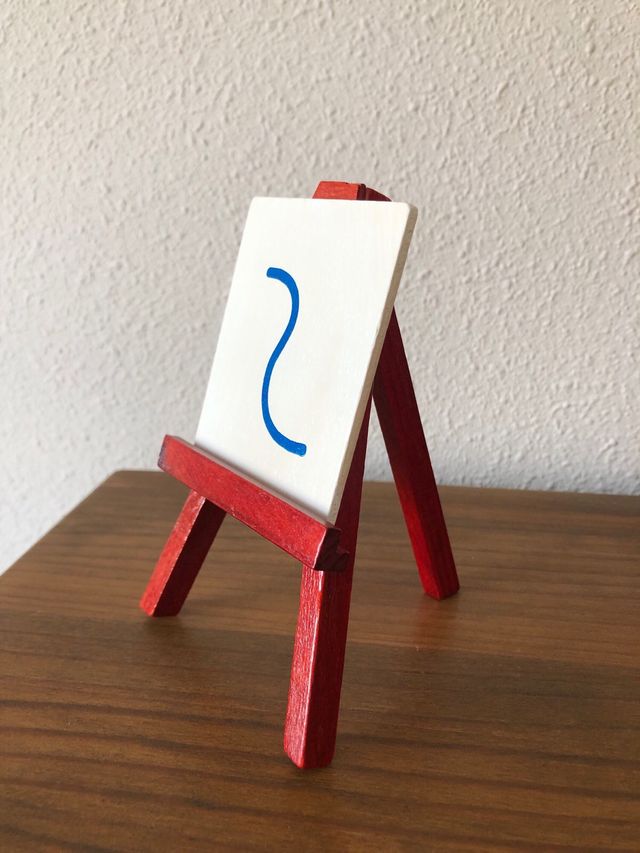 Caballete de pintura para casa de muñecas