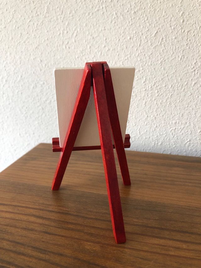 Caballete de pintura para casa de muñecas