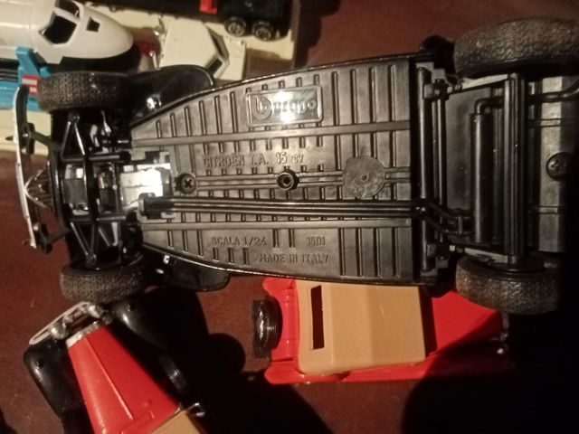 COCHES METAL ANTIGUOS