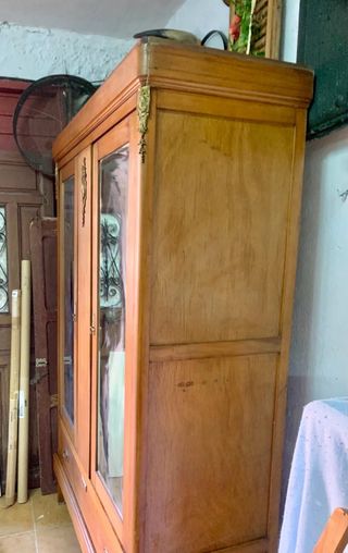 ANTIGUO ARMARIO