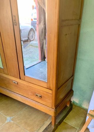 ANTIGUO ARMARIO