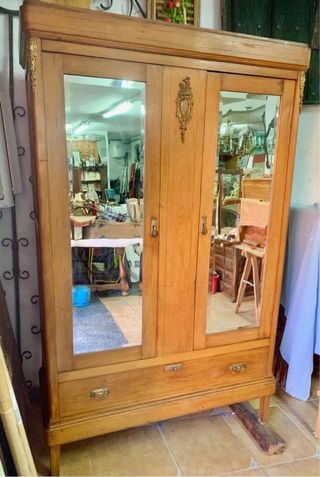 ANTIGUO ARMARIO