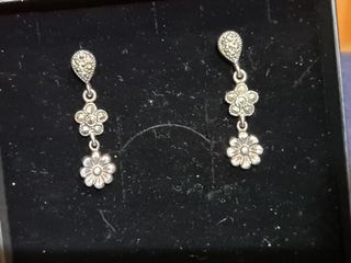 Pendientes plata y marquesinas. 