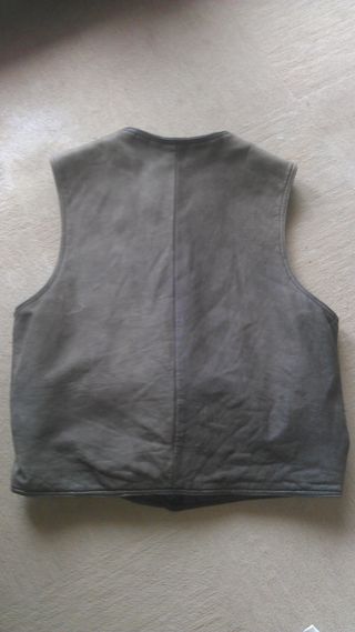 Chaleco Last Rebels de piel marrón. Unico 39 € 