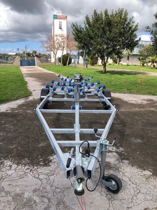 REMOLQUE NAUTICO PORTA EMBARCACIÓN DE 7 M