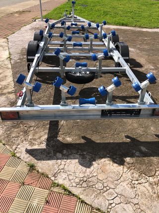 REMOLQUE NAUTICO PORTA EMBARCACIÓN DE 7 M