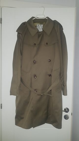 GABARDINA MILITAR - EN PERFECTO ESTADO