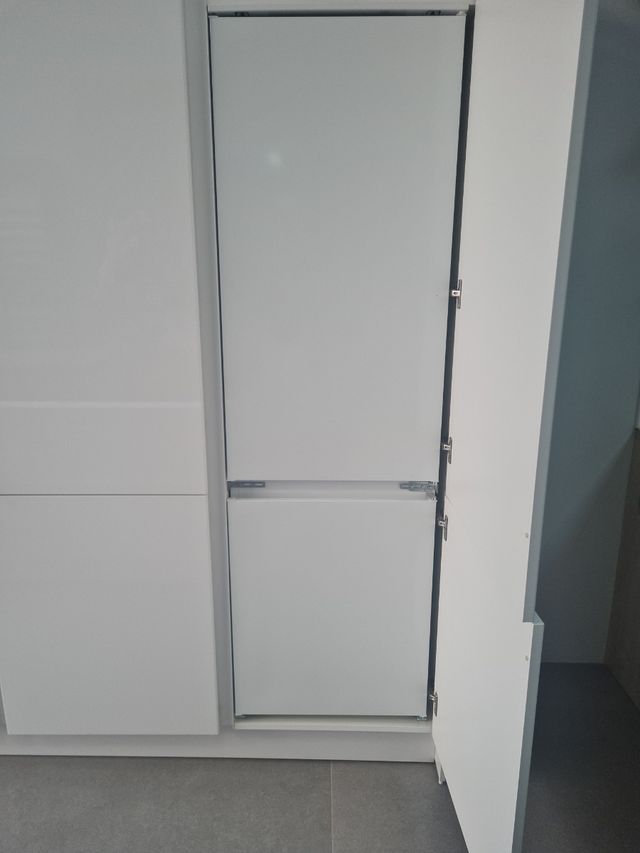 Nevera integrada Aeg