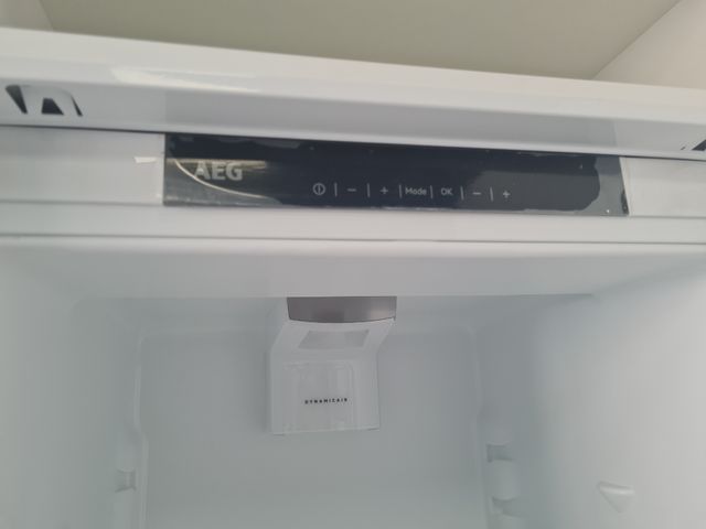 Nevera integrada Aeg