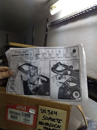 Soporte baul givi tmax 500 08