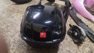 kymco like 50/125 frontal ,quilla ,faro ,maleta