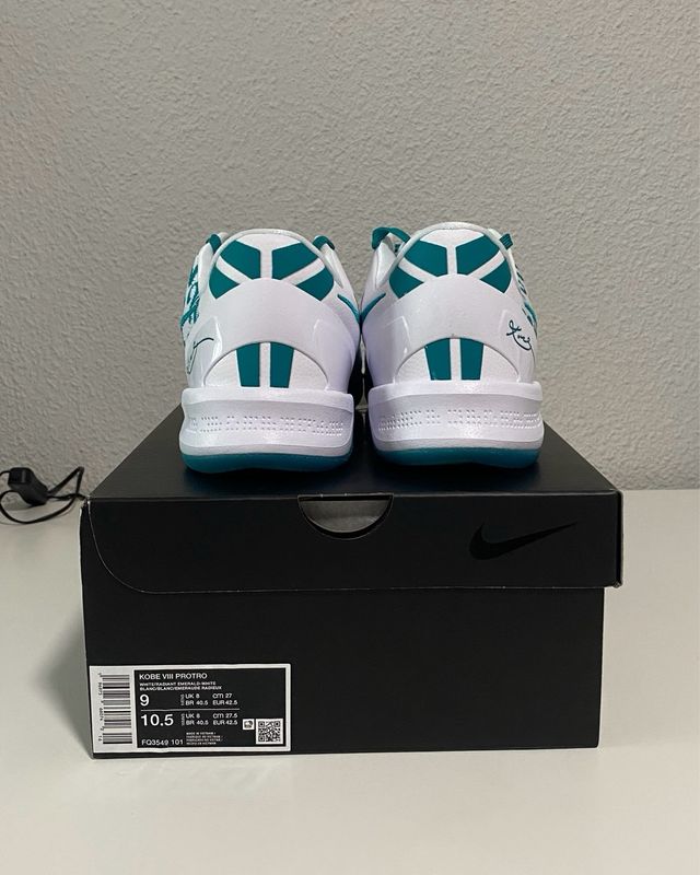 Kobe 8 Protro Radiant Emerald Acqua 42,5