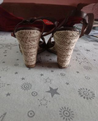 Zapatos de tacón de piel de Mustang