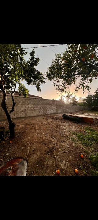 Cercamiento , muros , vallas de bloque .