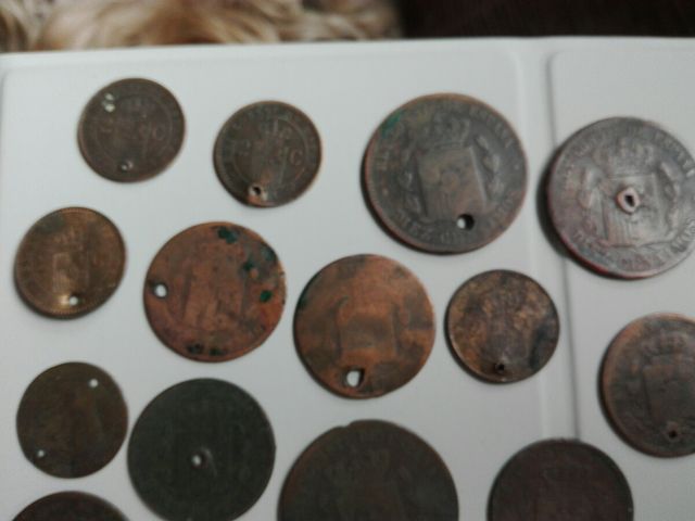 Monedas agujereadas S XIX