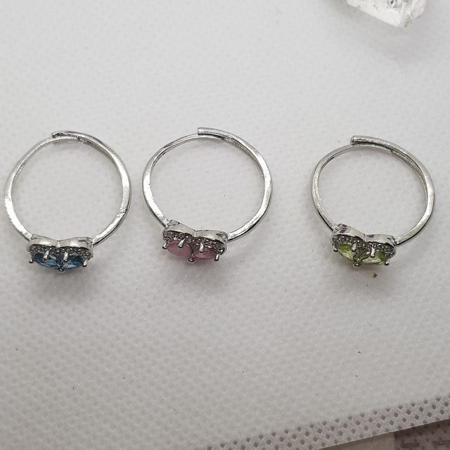 Anello cuore con pietre naturali