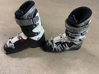 Esquís, Botas, palos y fundas