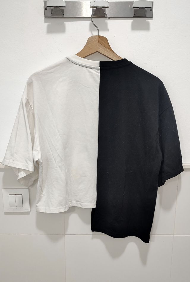 Camiseta oversize asimétrica