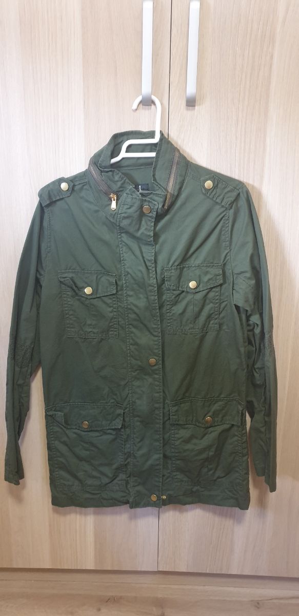 Parca entretiempo verde militar