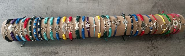 Pulseras hechas a mano