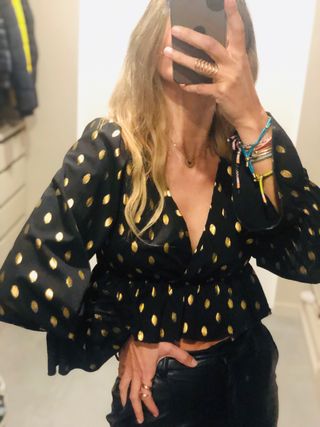 Blusa volabtes oro metalizado Shein