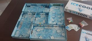 Gioco di società praticamente nuovo