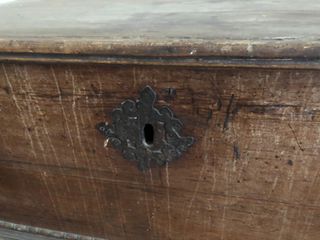 Caja antigua rustica maciza