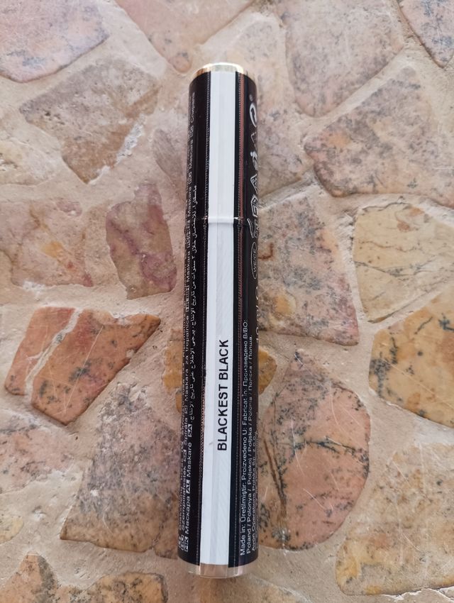 Mascara de pestañas.