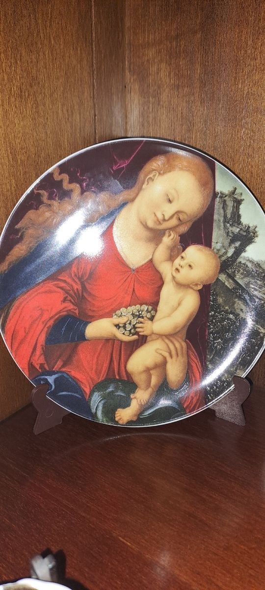 Plato de la Virgen y el niño