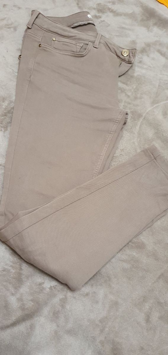 CALÇAS EM LONA E LYCRA