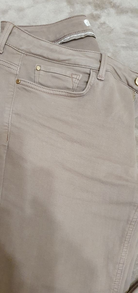 CALÇAS EM LONA E LYCRA