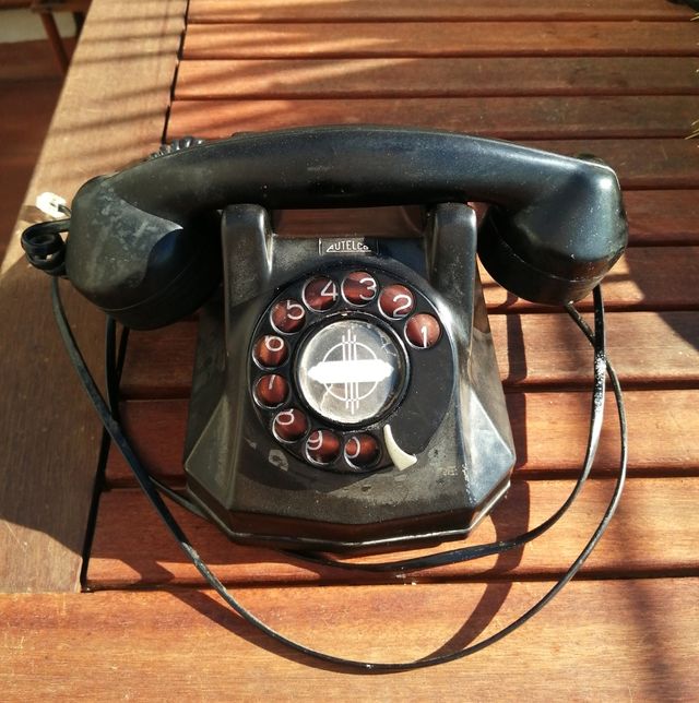 Telefono in bachelite anni 50/60