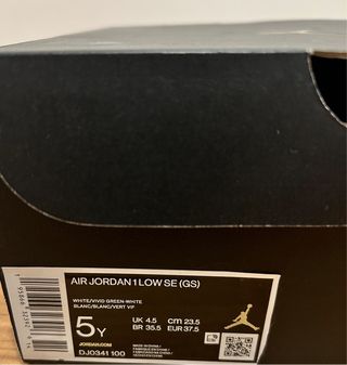 Nike Air Jordan 1 Low SE (GS)  37,5