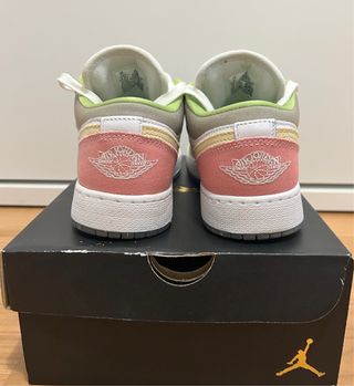 Nike Air Jordan 1 Low SE (GS)  37,5