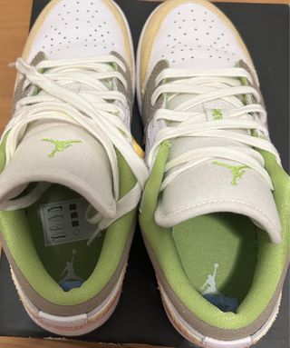 Nike Air Jordan 1 Low SE (GS)  37,5