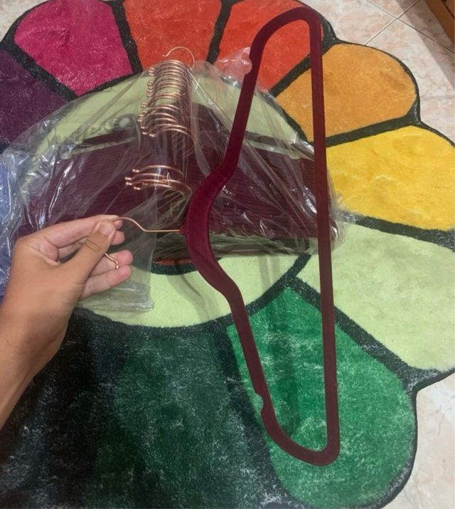 25 Perchas de terciopelo antideslizantes Nuevas