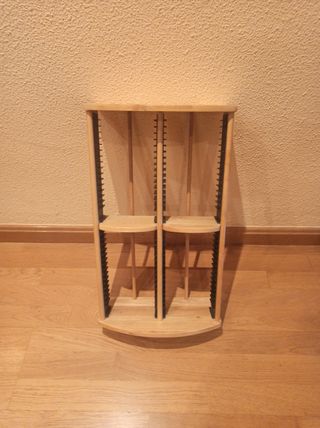 Porta CD de madera.
