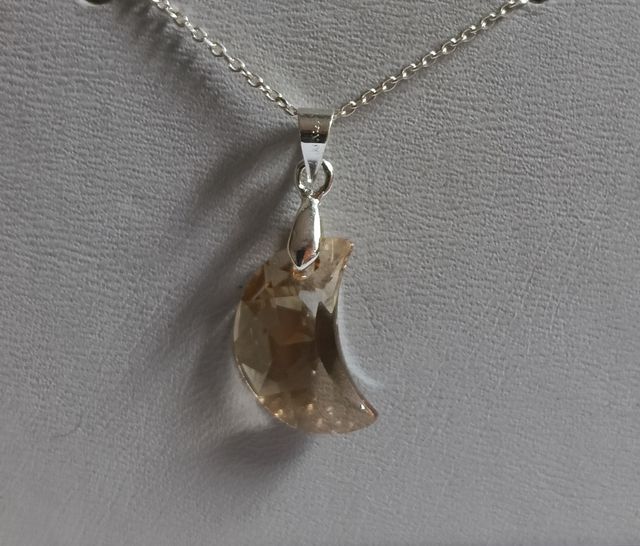 Colgante cristal Swarovski luna y cadena plata.