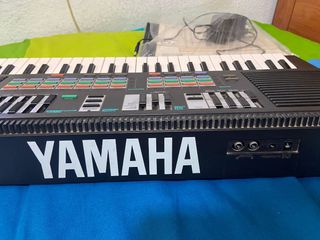 Teclado YAMAHA PSS 750