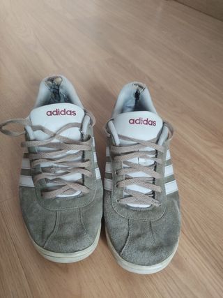 Zapatillas Adidas casual talla 42