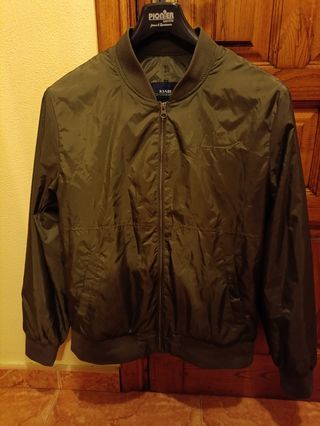 Cazadora tipo Bomber