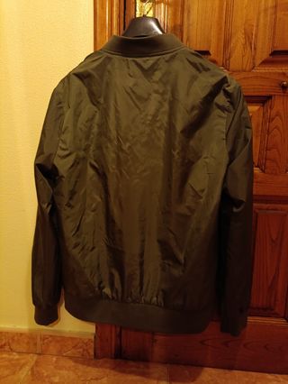 Cazadora tipo Bomber