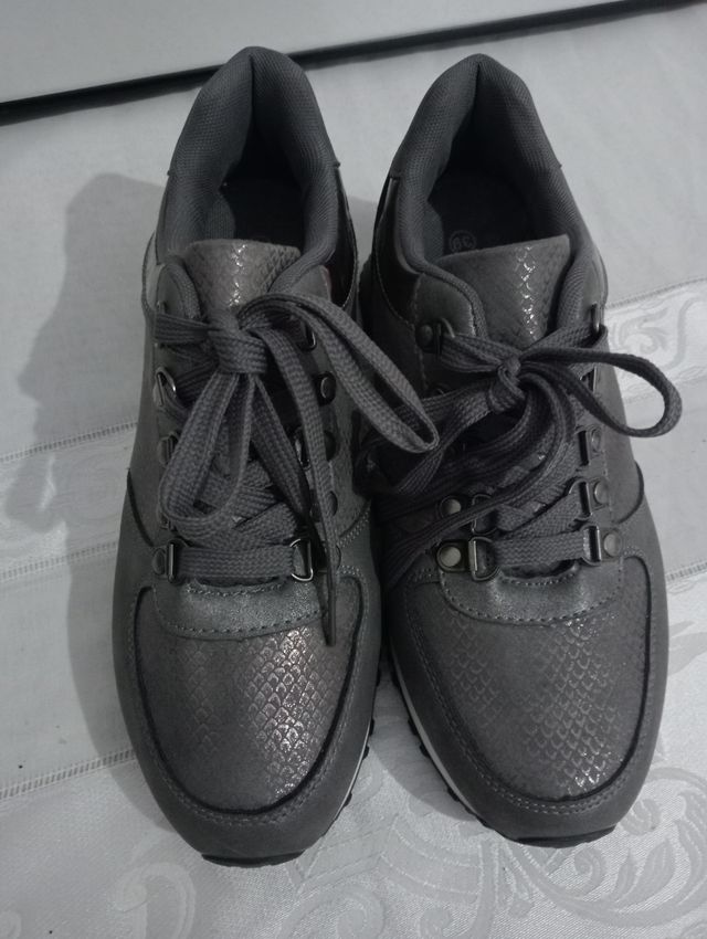 Sneakers da donna Licean taglia 39