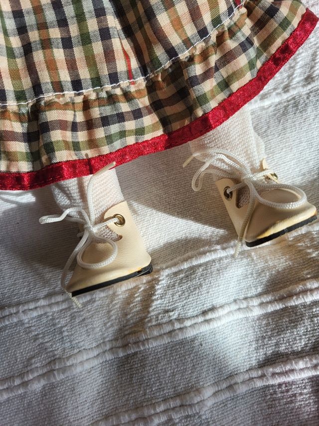 Muñeca porcelana Annie Symphony