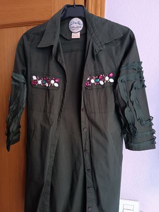 Vestido camisero estilo militar 