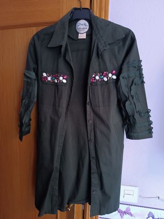 Vestido camisero estilo militar 