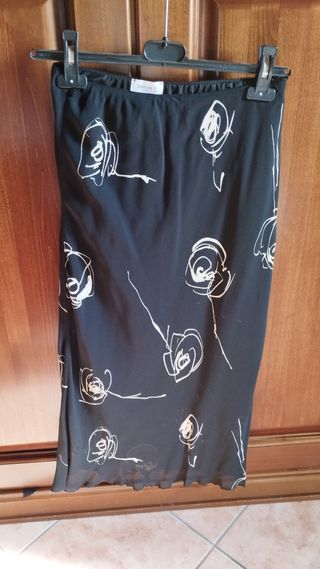 Gonna lunga appena sopra alla caviglia