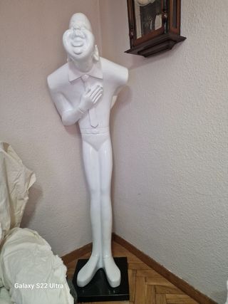 Figura estatua